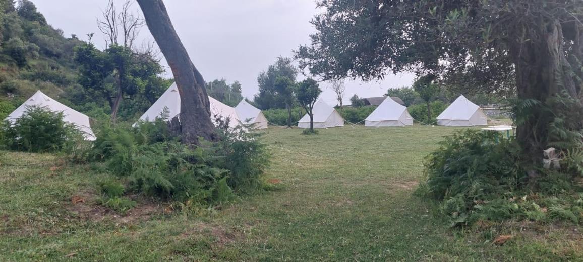 Riverside Bunec Camping Hotel Piqeras ภายนอก รูปภาพ