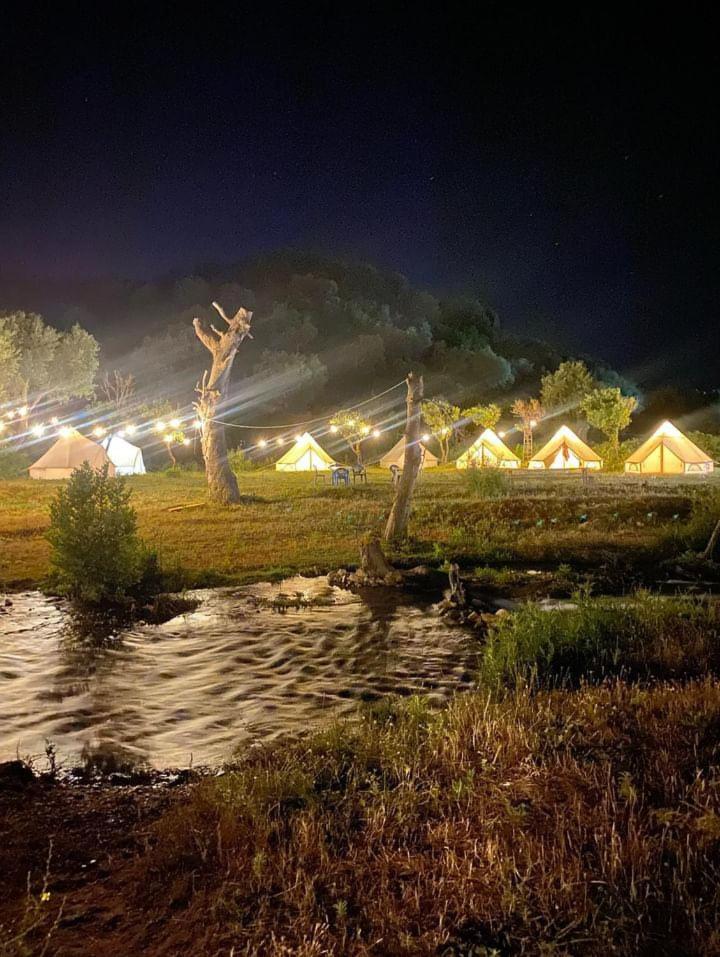 Riverside Bunec Camping Hotel Piqeras ภายนอก รูปภาพ